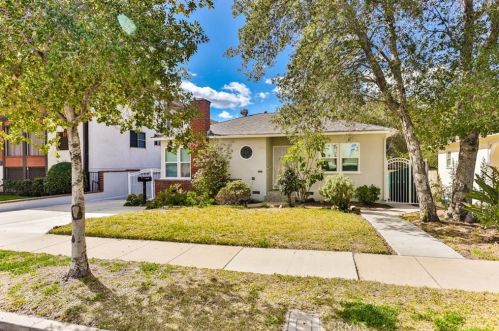 3212 Montrose Ave, Glendale, CA 91214-3318