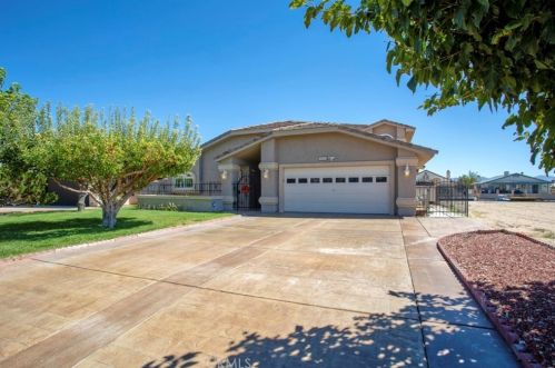 14555 Ketch Ln, Helendale, CA 92342-7802