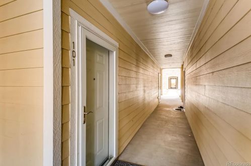 8073 51st Pl, Arvada, CO 80002-4348