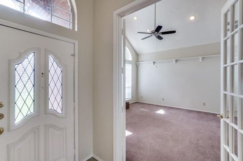 4019 Black Oak Dr, Carrollton TX  75007-1027 exterior