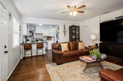 4244 Cresthaven Rd, Dallas TX  75209-3010 exterior