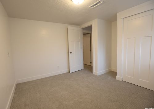 621 Hilo St, Sandy UT 84070-0904 exterior