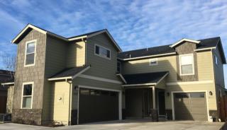 1480 Clearsprings Dr, Medford OR  97501-8190 exterior