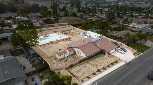 8594 Rocking Horse Cir, Riverside, CA 92509-5105