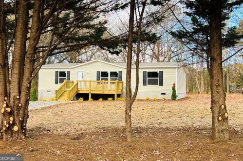 57 Autumnwood Way, Cleveland, GA 30528-8805