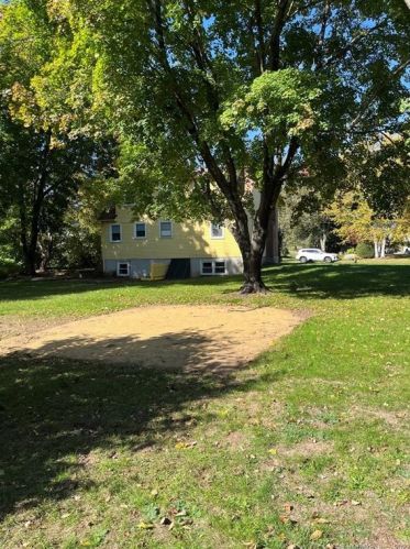 28 Hickory Rd, Colchester, CT 06415-2702