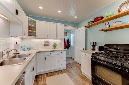 92 Dahlia St, Saint Paul MN 55115-1609 exterior