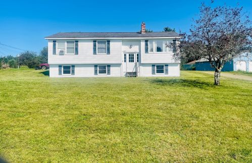 6 Smithfield Dr, Machias, ME 04654-3416