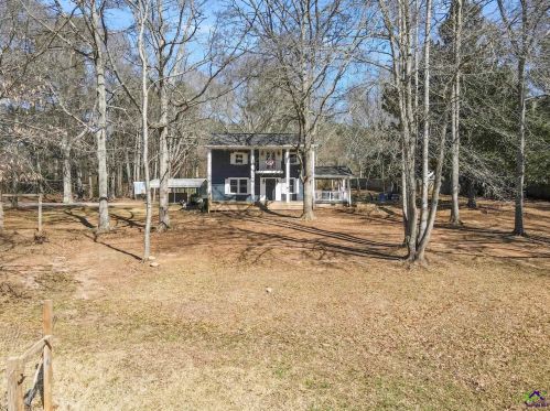 82 Bagley Rd, Newnan, GA 30265-1401