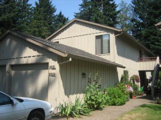 6829 Montauk Cir, West Linn OR  97035-7824 exterior