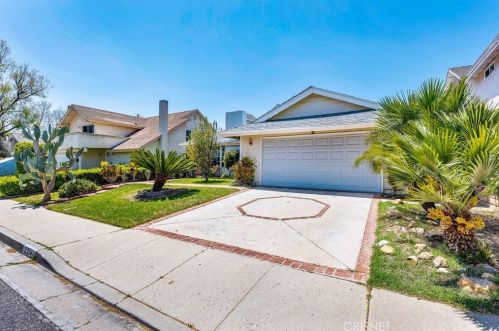 2241 Century Pl, Simi Valley, CA 93063-2713