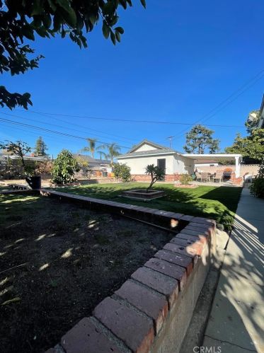 1433 San Antonio Ave, Upland CA 91786-2753 exterior