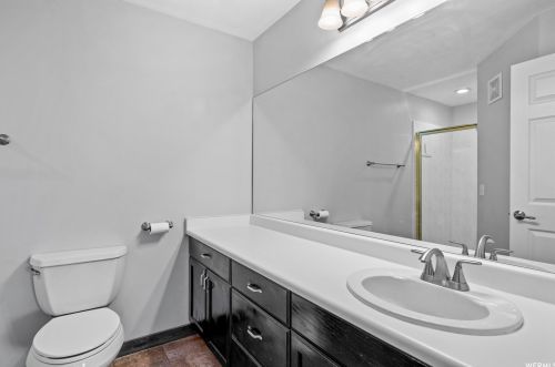 9229 Jefferson Cv, Sandy UT exterior