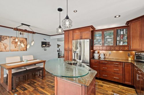 3259 Roberta Ln, Oceanside, CA 92054-3845