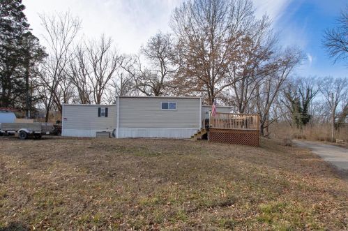 141 Flint Dr, Fenton, MO 63026-5891