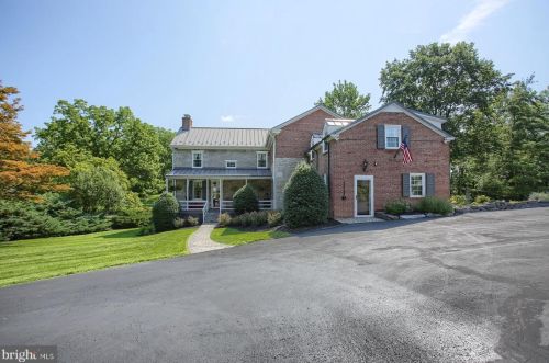 210 Old Stonehouse Rd, Carlisle, PA 17015-8517