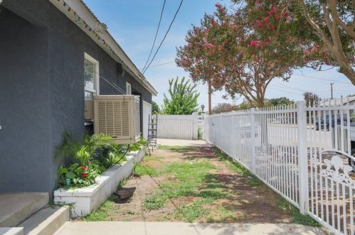 1041 15th St, San Bernardino, CA 92411-1907