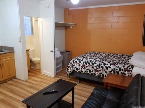 1712 Fern St, Honolulu HI  96826-3701 exterior