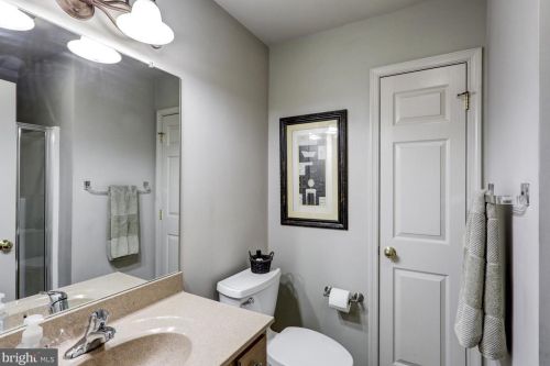 14 Red Leaf Ln, Lancaster PA  17602-7000 exterior