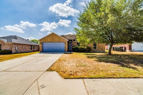 177 Valruth Cir, Uhland, TX 78640-5528