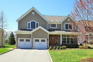 18 Greene St, Mahwah, NJ 07430-3152
