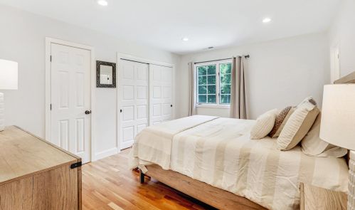 35 Hilltop Rd, Norwalk CT  06854-5001 exterior