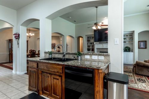 8024 Ocean Dr, Fort Worth TX  76123-1895 exterior