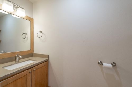 10656 Alder Creek Rd, Truckee CA  96161-2528 exterior