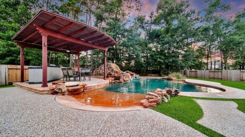 2140 Barton Woods Blvd, Conroe, TX 77301-2809