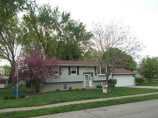2740 34th St, Davenport, IA 52806-5143