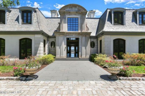 136 Field Point Cir, Greenwich CT  06830-7071 exterior