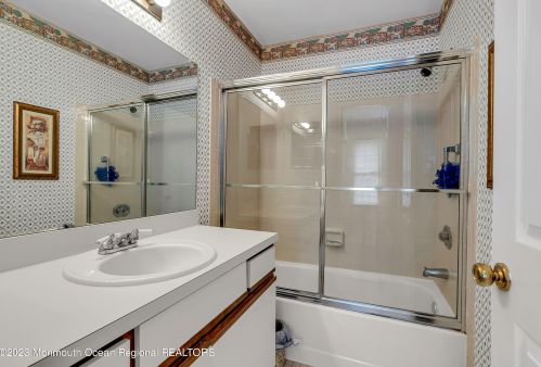 181 Old Orch Ln, Tinton Falls NJ 07712-2570 exterior