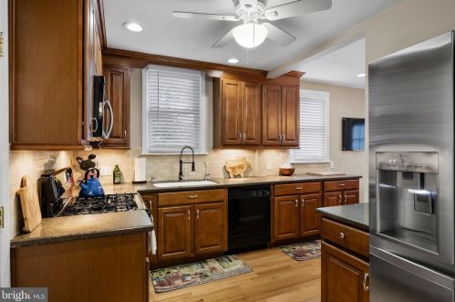 464 Holly Ave, Pitman NJ  08071-2302 exterior
