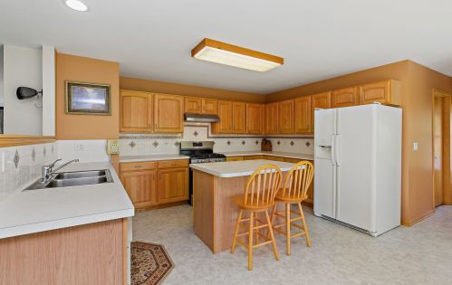 313 Century Dr, Pingree Grove IL  60140-4013 exterior