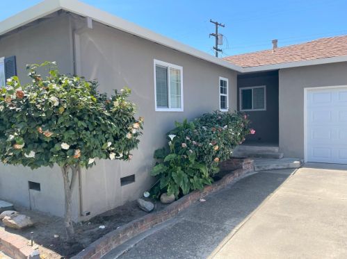 1913 Tully Rd, Modesto, CA 95350-2918