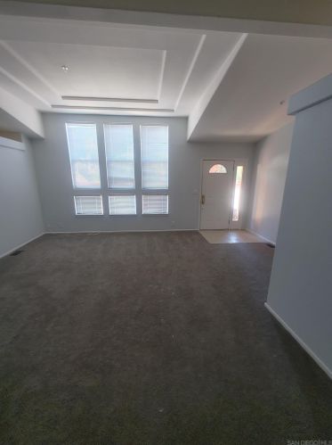 534 Rolling Hl Rd, Vista CA 92081-7513 exterior