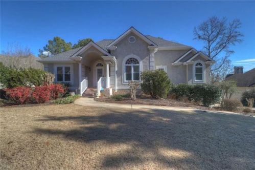 712 Deerwood Dr, Stockbridge, GA 30281-6323