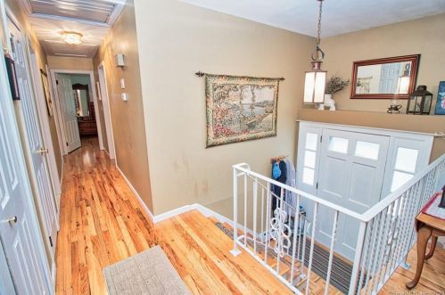 58 Algin Dr, Waterbury, CT 06762-3008