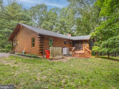 303 Apple Jack Ln, Harpers Ferry, WV 25425-5207