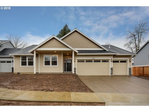1593 Barnes Ln, Damascus, OR 97030