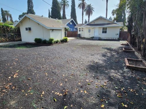 3893 Beechwood Pl, Riverside CA  92506-1117 exterior