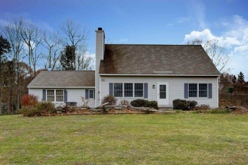 17 Harmony Ln, Dover, NH 03820-4392