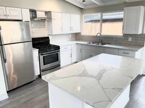1677 Christopher St, San Jose, CA 95122-2110