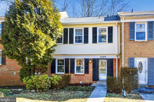 5409 Panola Ct, Springfield VA  22151-1718 exterior