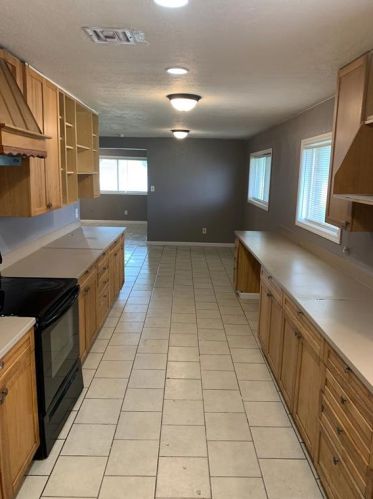 1876 Dolphin Dr, Taylor Lake Village TX  77586-2958 exterior