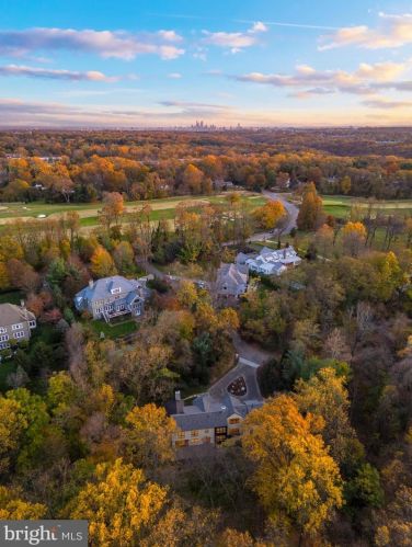 603 Gravers Ln, Philadelphia PA 19118-2806 exterior