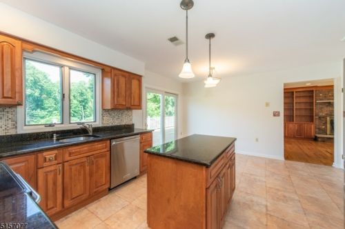 69 Lawrence Rd, Dover NJ  07869-3100 exterior