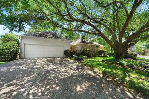 28 Wedgewood Blvd, Conroe TX  77304-1348 exterior