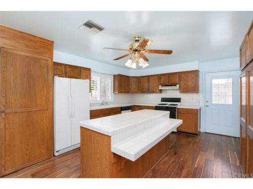 8902 Birchleaf Ave, Downey, CA 90240-2307