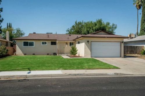 915 Euclid Ave, Clovis, CA 93612-4703